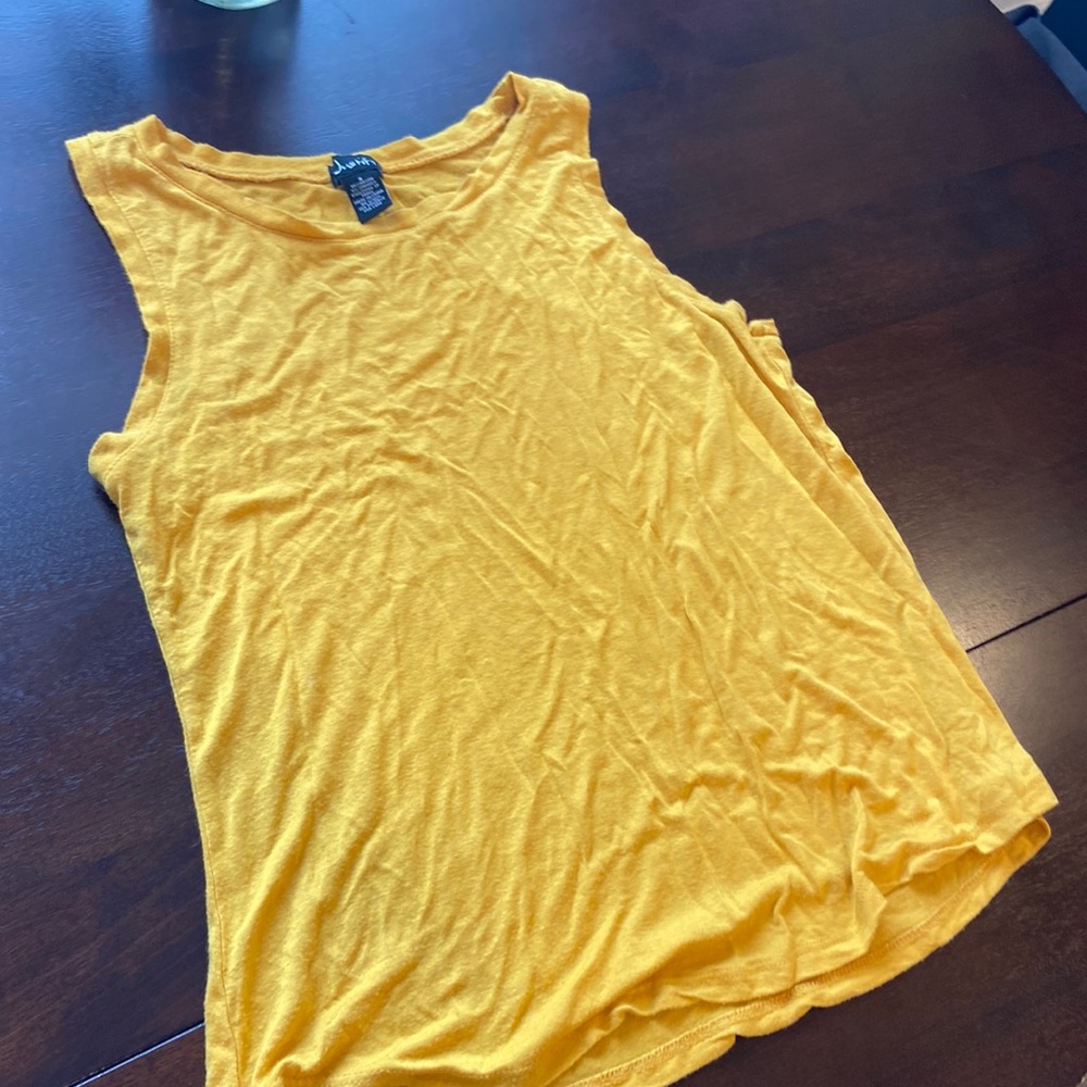 Justify yellow tank top size small (womens)